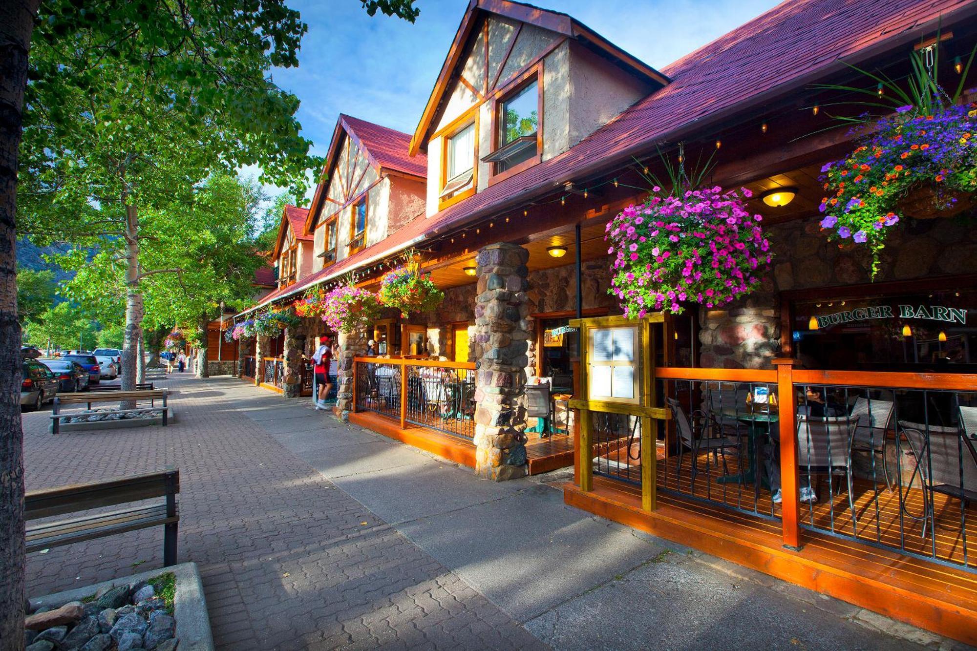 Bayshore Inn & Spa Waterton Park Kültér fotó