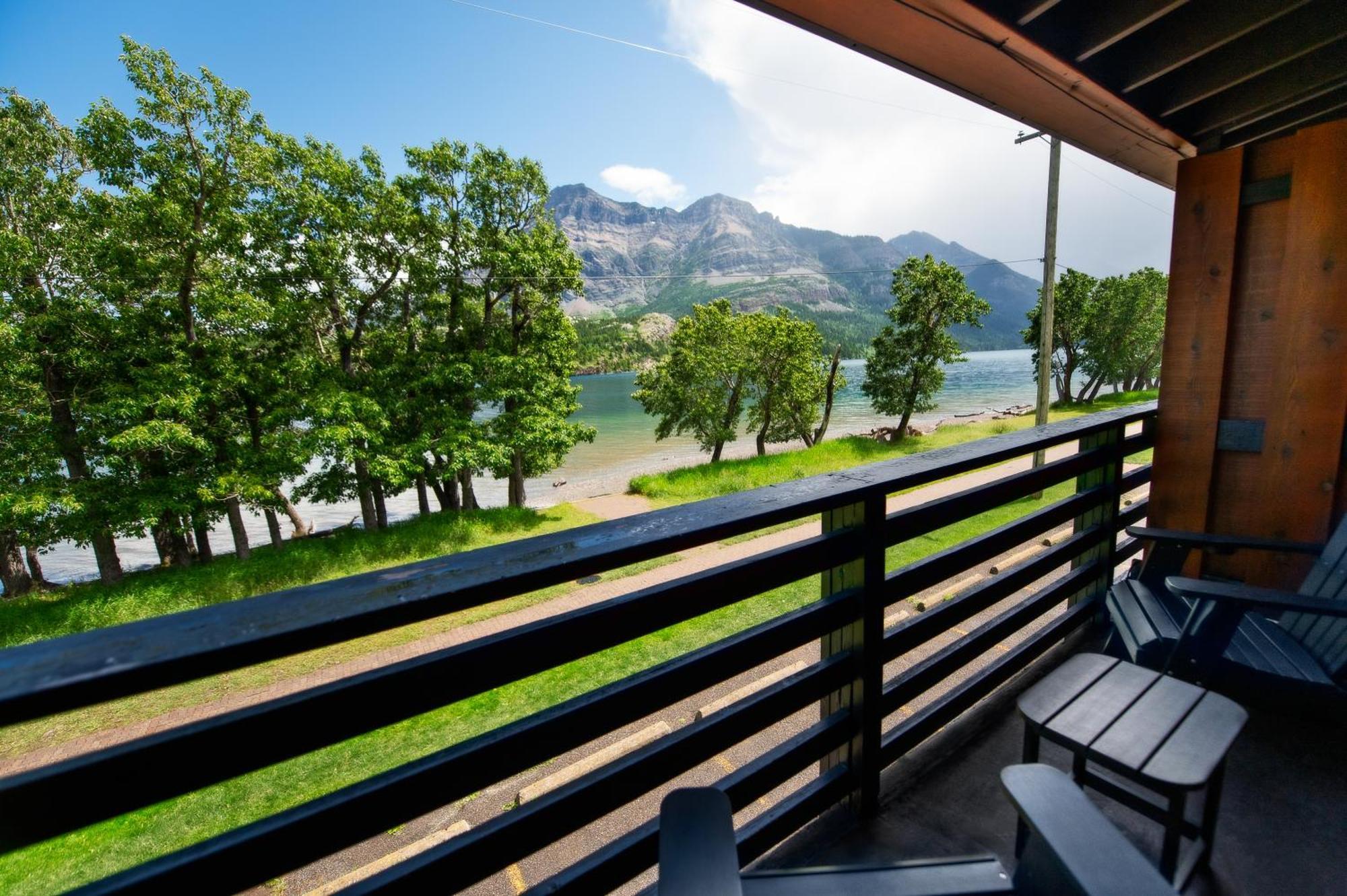Bayshore Inn & Spa Waterton Park Kültér fotó